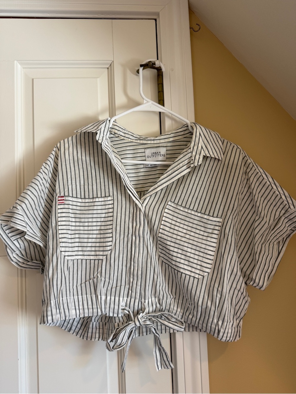 Urban Outfitters Striped Tie-Front Crop Shirt - White & Black/Grey